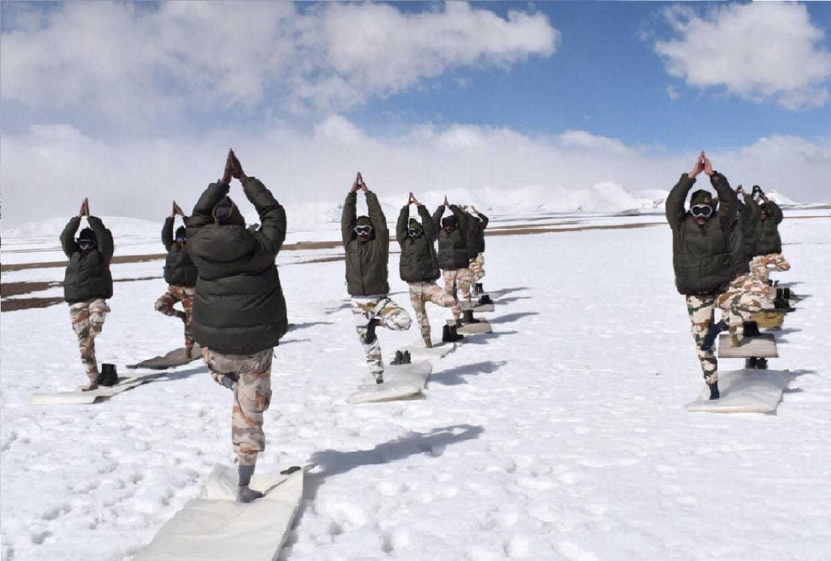 international yoga day 2020, images of army troops celebrating yoga day in ladakh and jammu