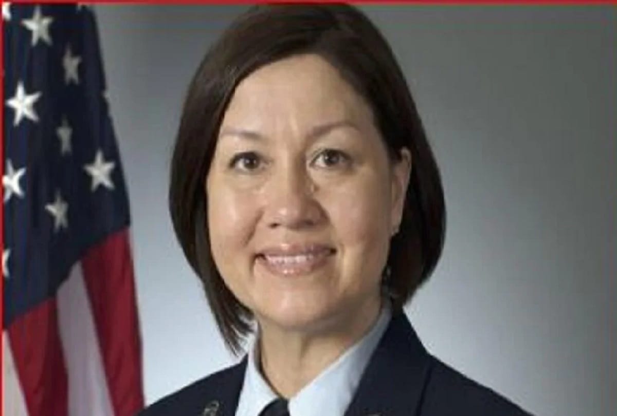 Joanne s bass is the first lady who becomes Air Force 19th chief master sergeant