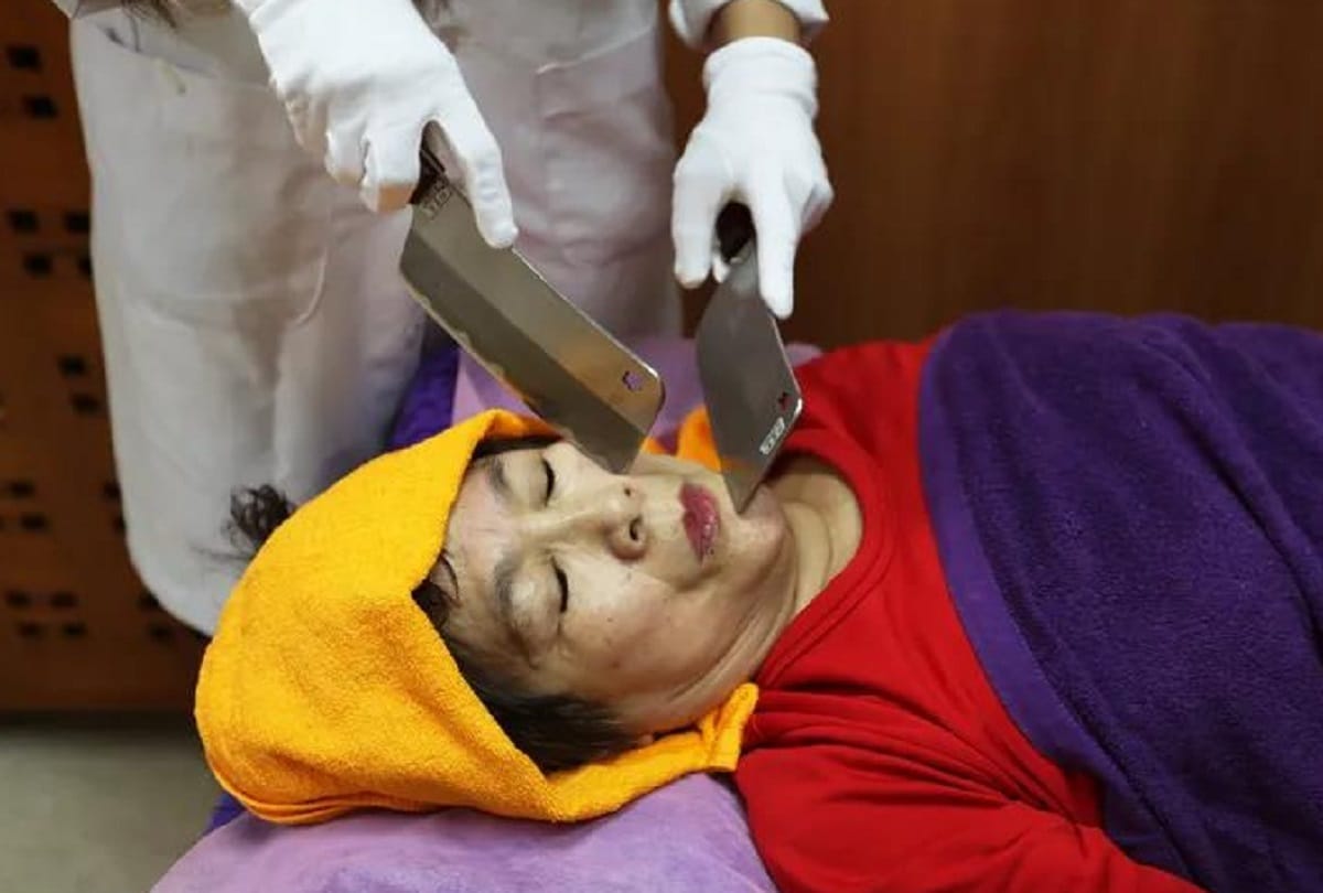 Ancient knife therapy massage in taiwan