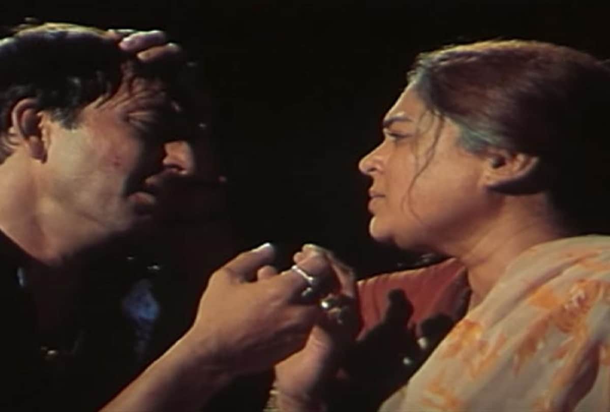 Reema Lagoo birthday special know about her special role in bollywood film