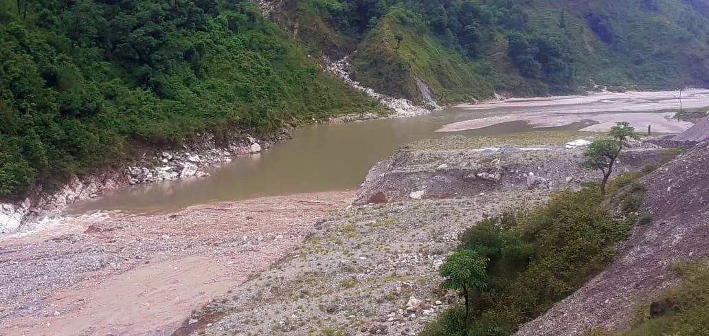 After 17 hours, open land-Munsari road