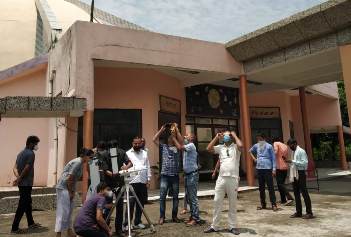 Surya Grahan 2020 Date And Time Live Updates Solar Eclipse Timing in gorakhpur