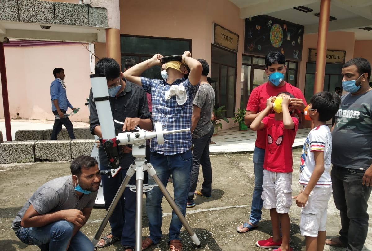 Surya Grahan 2020 Date And Time Live Updates Solar Eclipse Timing in gorakhpur