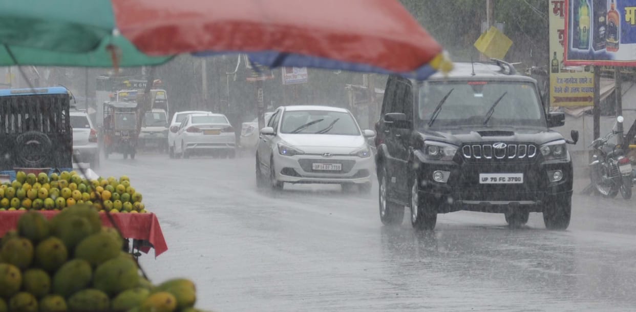 the raining became in pratapgarh slowly slowly