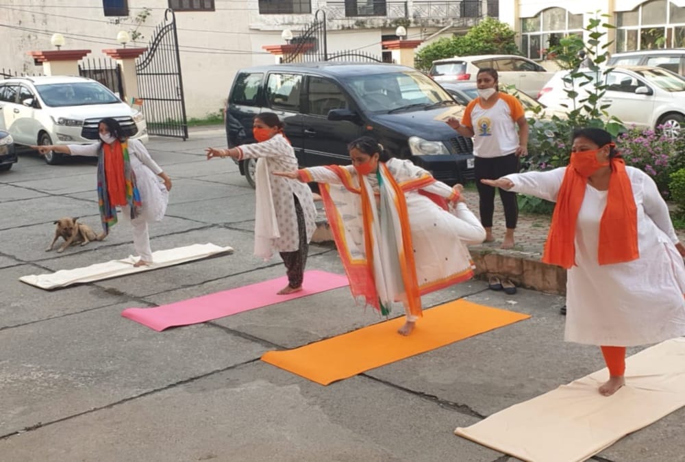 International yoga day 2020 In Uttarakhand: Public Done Yoga at Home and gives Message For Fitness