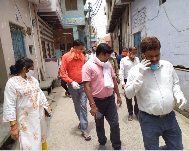 Hathras: Hot spot removed from Matkota after 14 days, market opened, silence was spreading