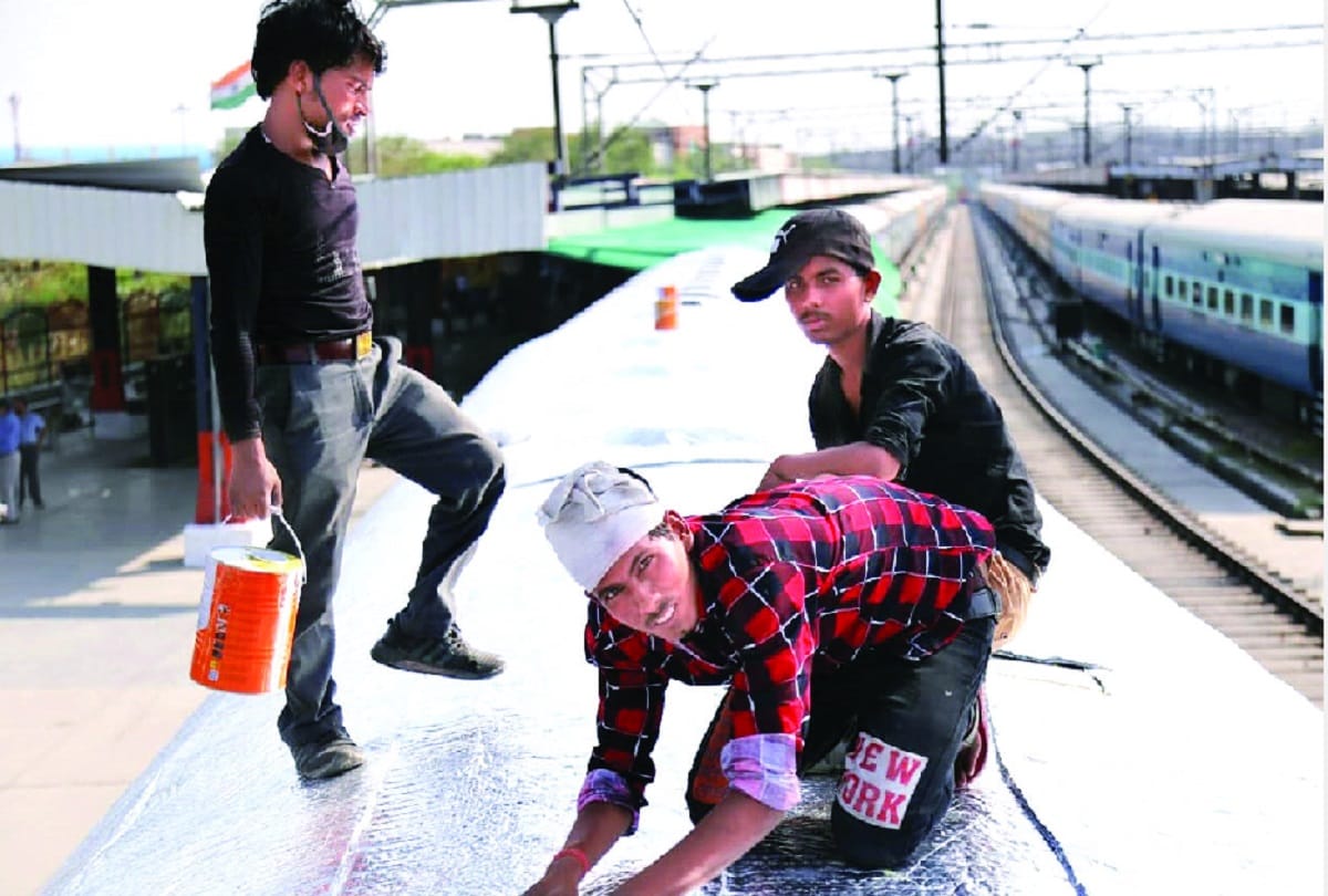 difficult to get rid of heat in covid-19 coaches in delhi