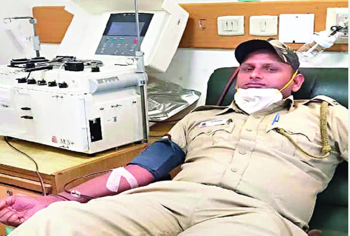 delhi policemen saved the lives of corona infected patients by giving plasma