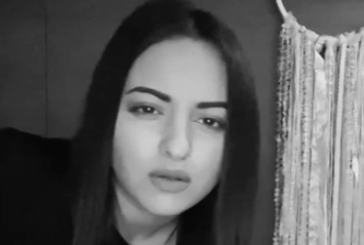 Sonakshi Sinha slams trolls after post deactivating her Twitter account