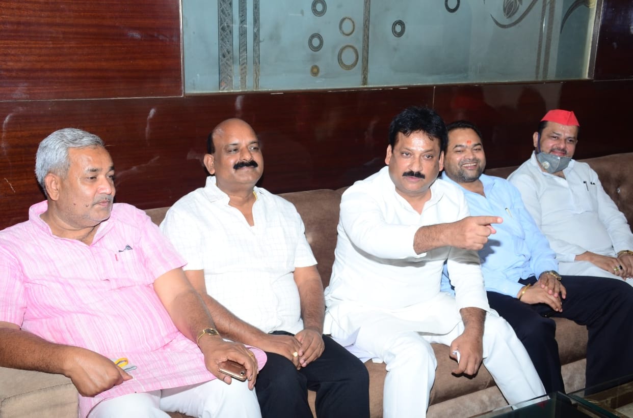 MLA roaring