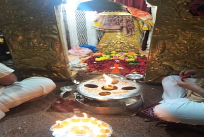 gupt Navaratri in Sri Nayana Devi started with worship