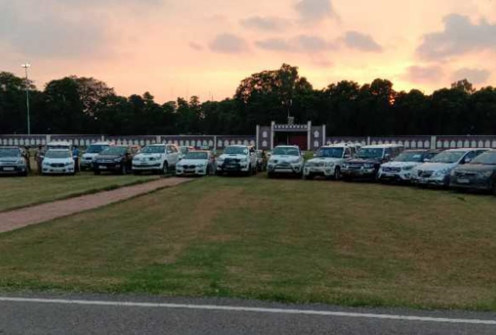 high-profile vehicle thieves group exposed, five people arrested.