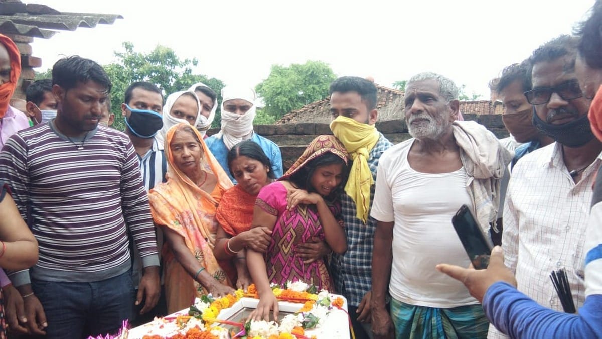 Dead body reached home town from africa after two month of dead in chandauli up