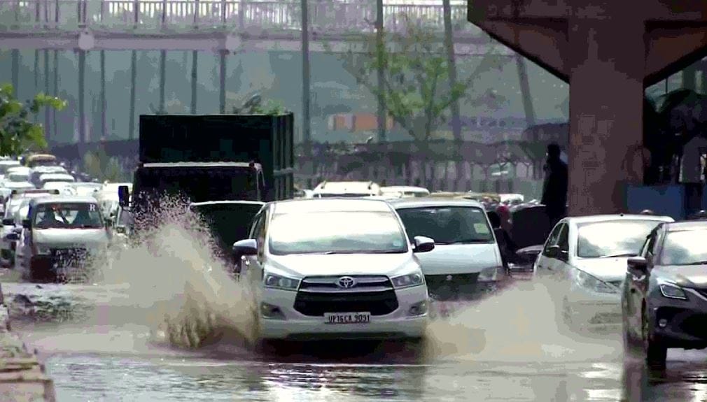 weather update After heavy rainfall humidity in delhi ncr monsoon too reach delhi ncr till 24 25 june
