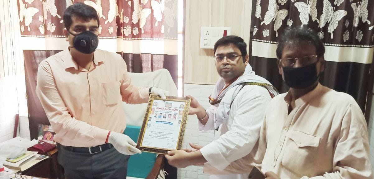 corona, warriars, sdm, awarded, goverdhan, mathura