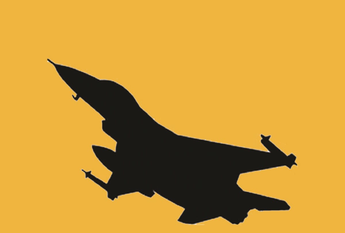 dehradun news : fighter plane flies in dehrdaun