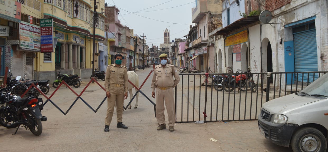 Hathras: Police strict on removing barricades, police deployed in markets