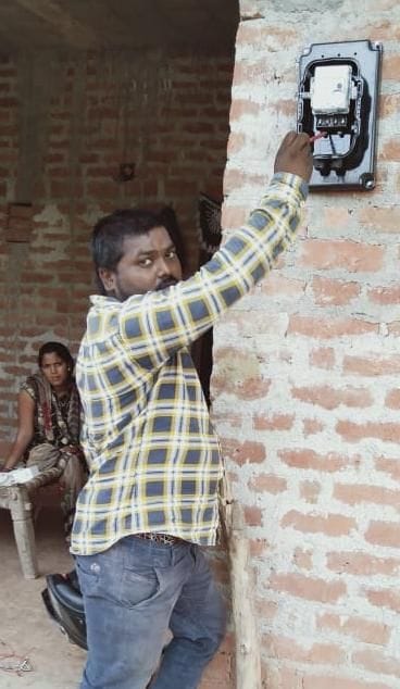 Electricity connection issued to migrant in six hours