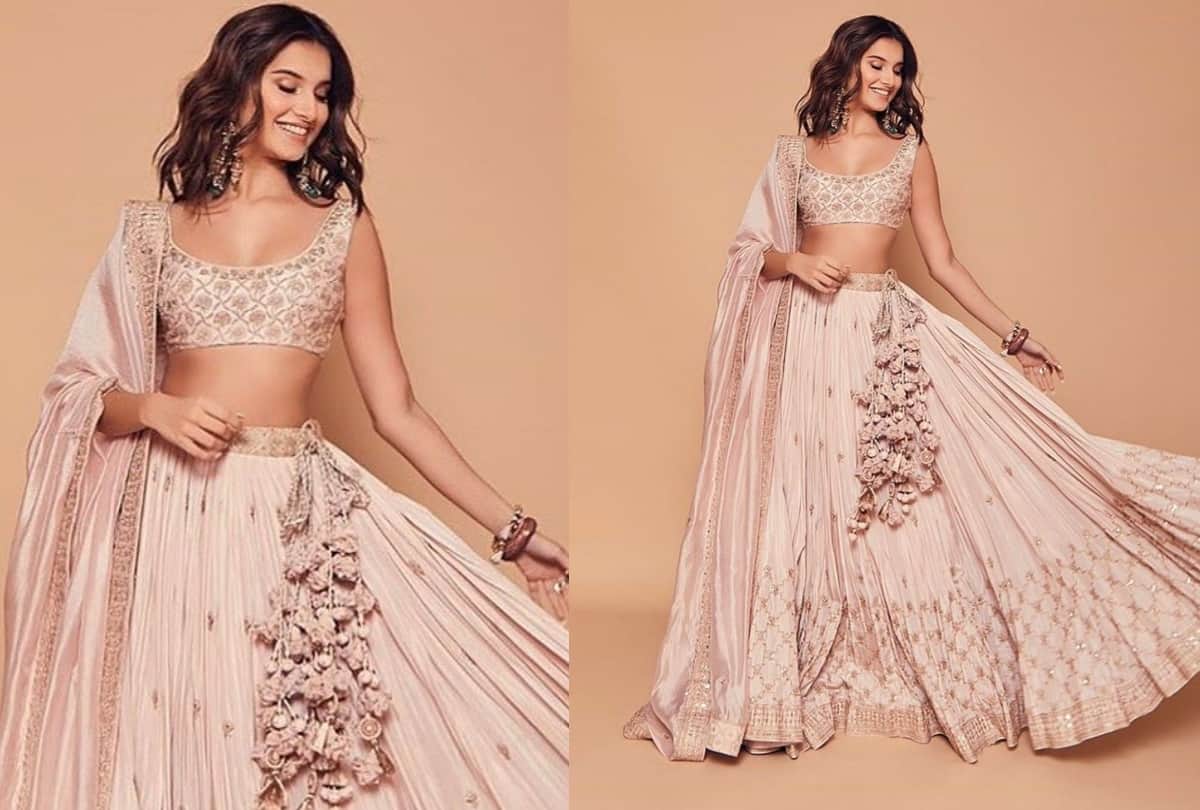 tara sutaria looks ethereal in beautiful lehenga for desi look
