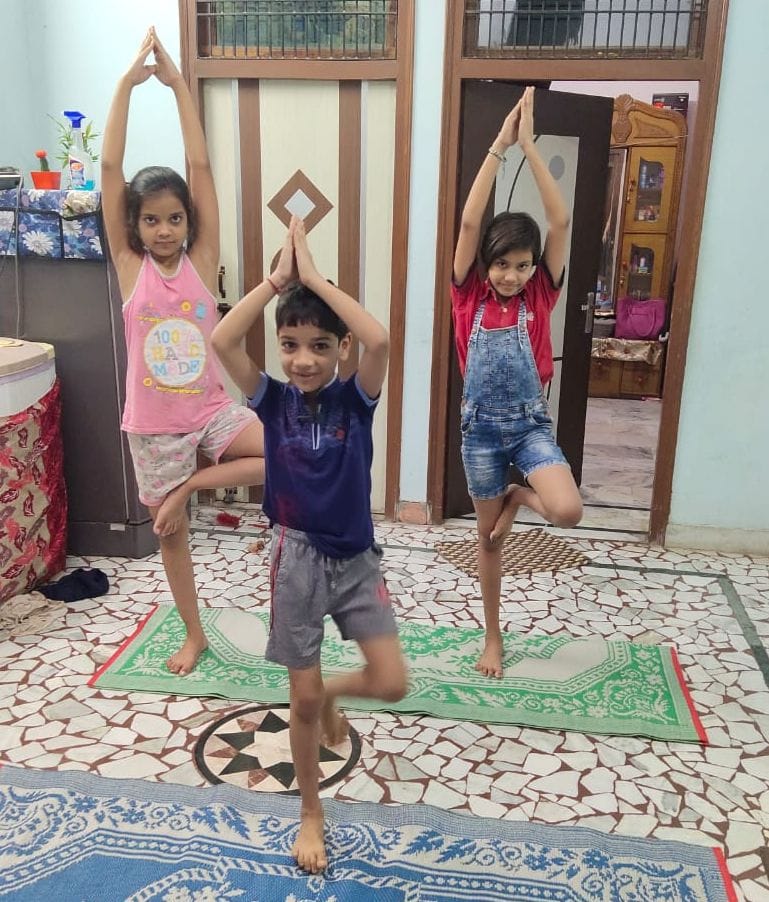 Doing yoga at home to be healthy