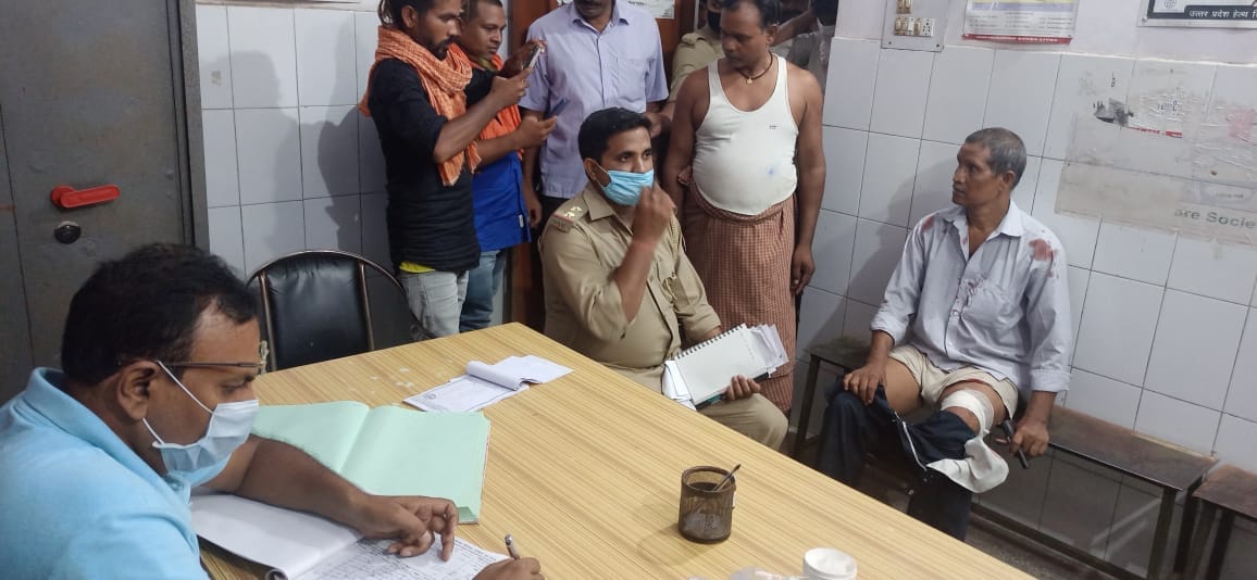 Miscreants looted 1.40 lakh after shooting father-son