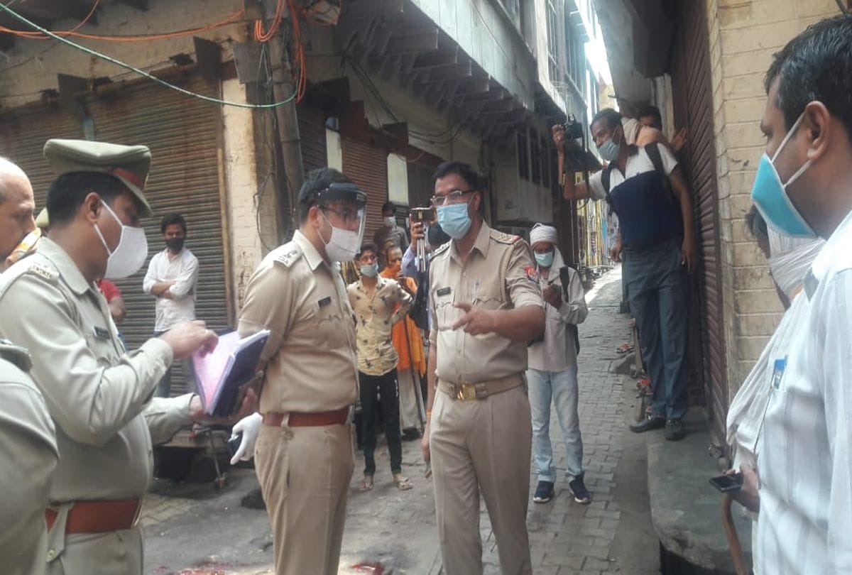 Firing In Market Two Dies Three Injured Crime News