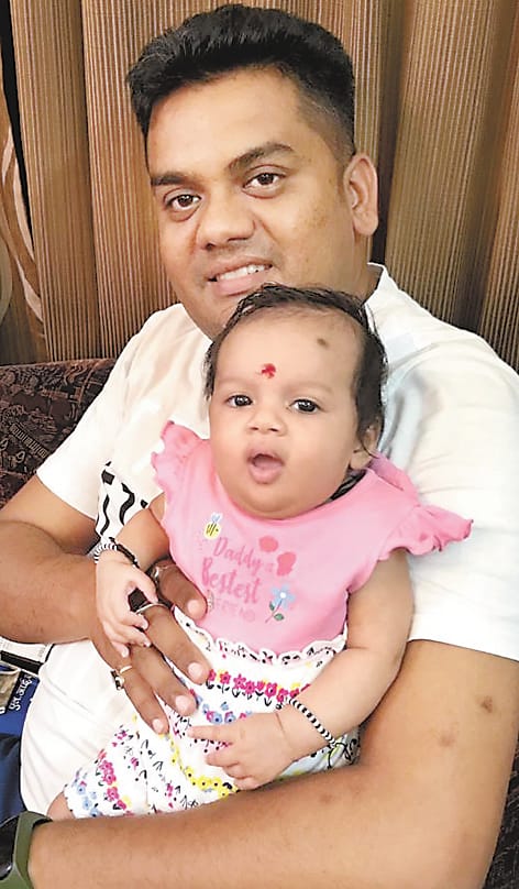 Father's Day: Father overwhelmed by seeing children's affection in Prayagraj