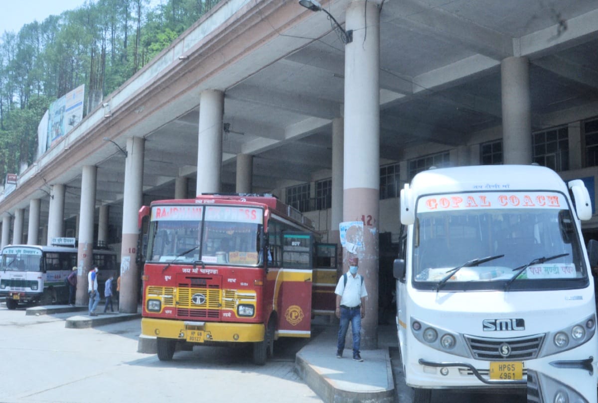125 private buses run on roads in Himachal on first day, one seized in violation of rules