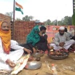 मुस्लिम परिवार ने घर में कराया हवन यज्ञ का आयोजन