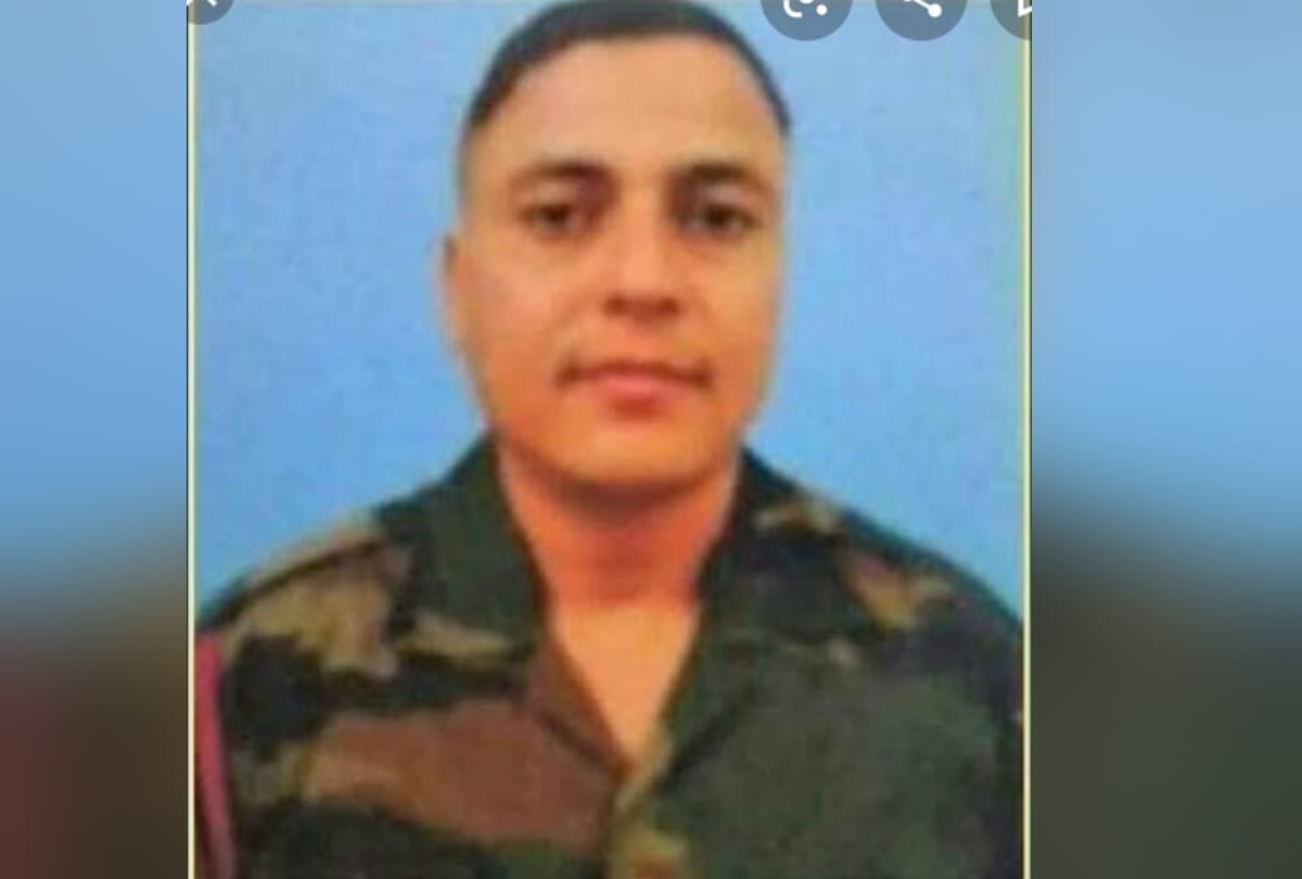 Martyr Deepak Karki was cremated in Gorakhpur