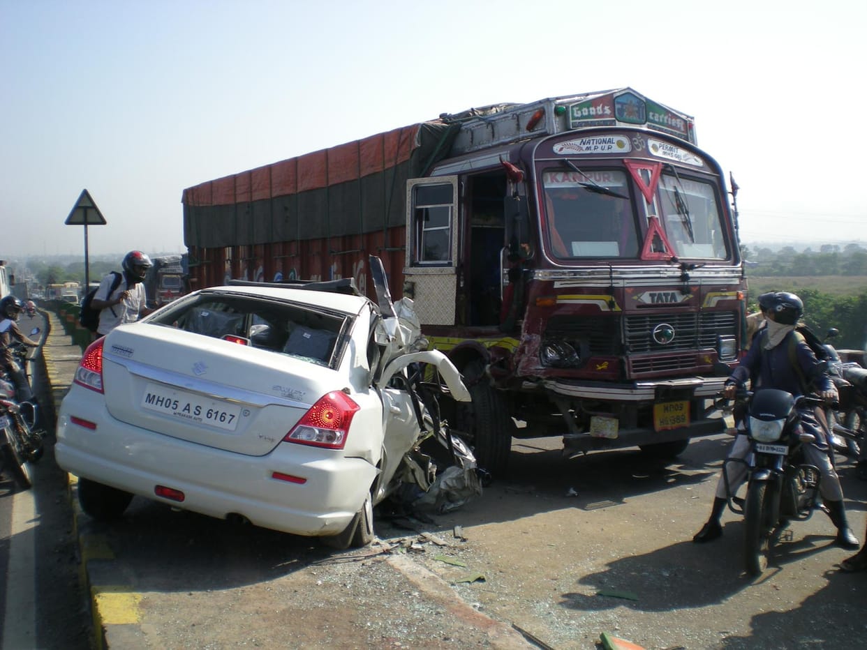 Accident two people dead