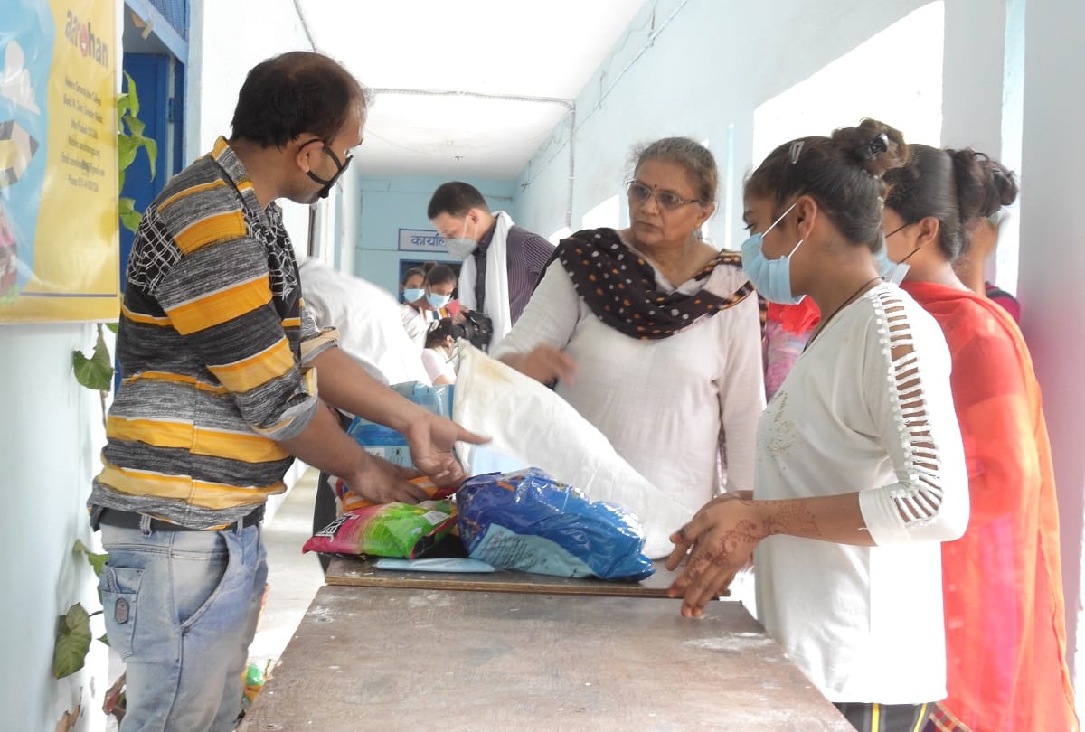 Delhi based NGO Aarohan distributed ration kits to school students
