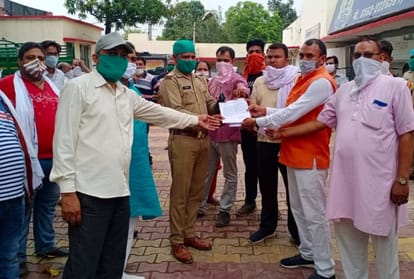 BJP leader complaints against Priyanka Gandhi for Corona Patient Deaths issue In Agra