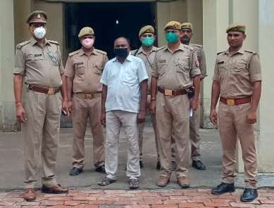 Inamiya fake teacher of 12 thousand arrested