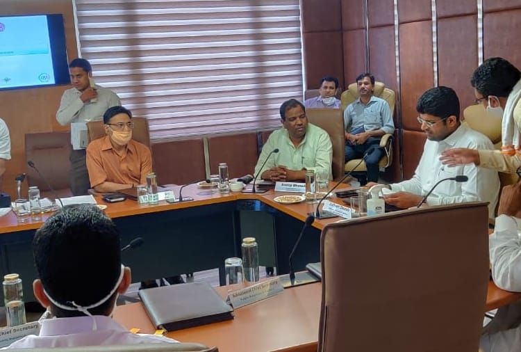 Government will give fare of 1500 rupees to construction workers on coming to Haryana