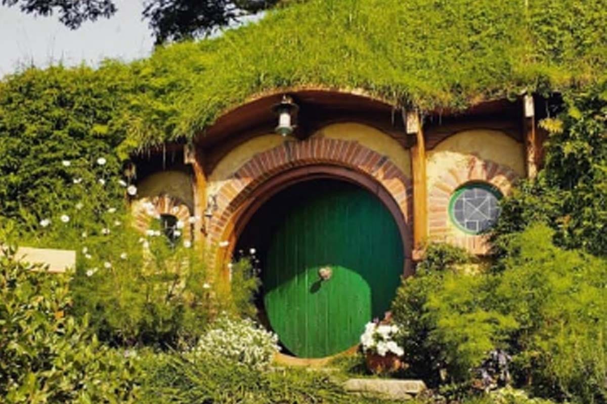Hobbit house in india: this weird house remains hot in winter and cold in summer