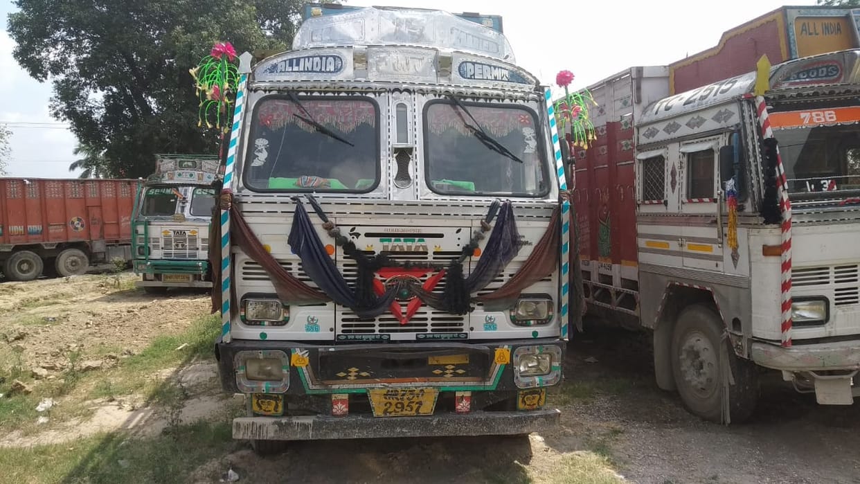 Seven vehicles caught bringing mining stolen goods