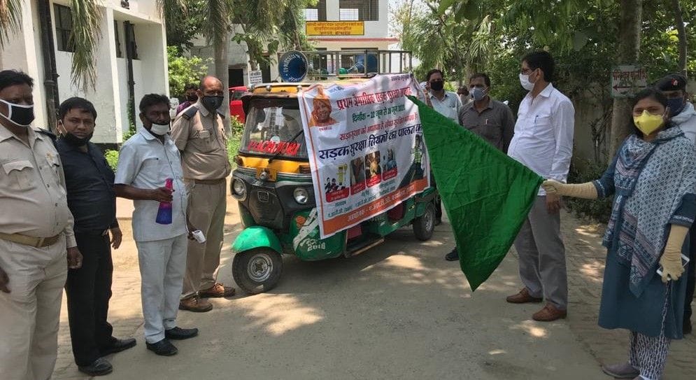 campaigning vehicle will aware about road safety