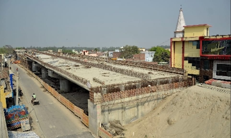 Lalphatak Overbridge: Waiting for the completion of the gate work to start the service road