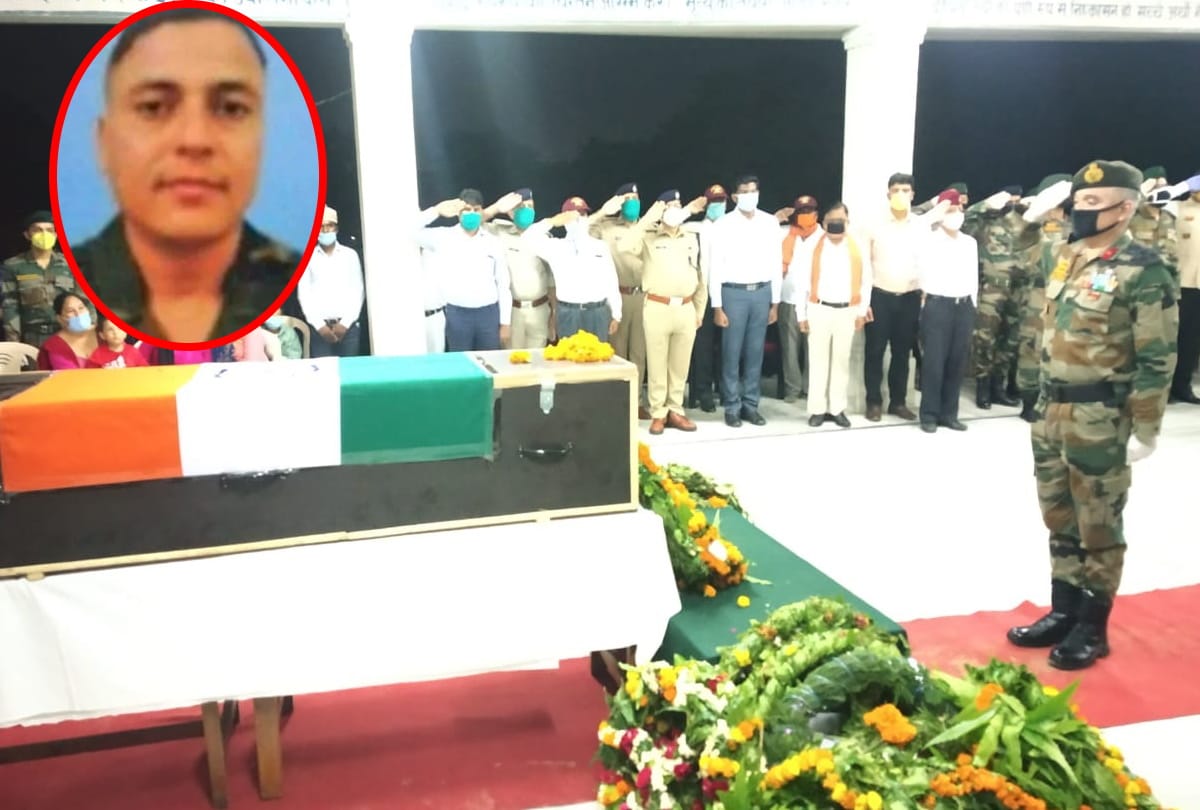 Martyr Deepak Karki was cremated in Gorakhpur
