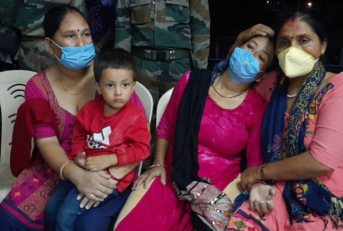 Martyr Deepak Karki was cremated in Gorakhpur