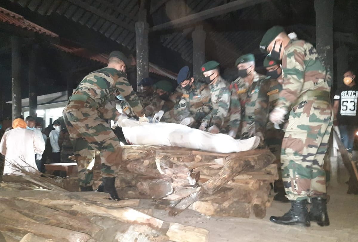 Martyr Deepak Karki cremated by son in Gorakhpur