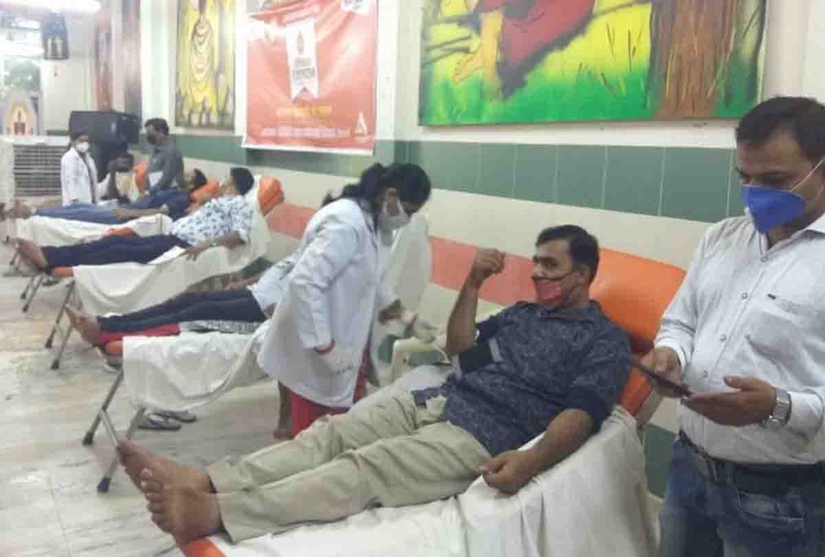 40 units of blood donation in memory of martyrs