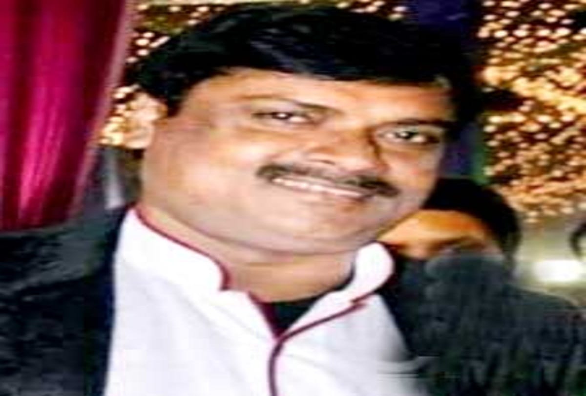 prayagraj news: the merchant jumped into yamuna river