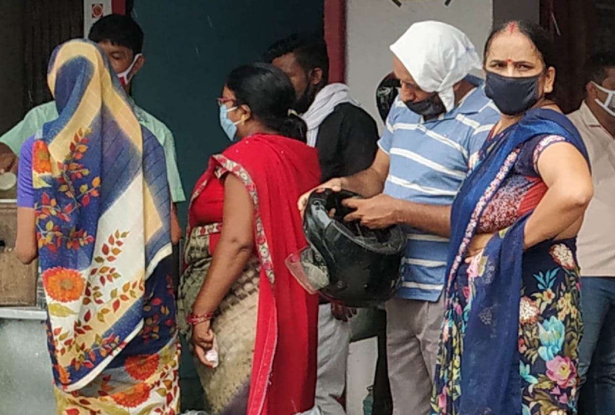 Social distancing break people during Coronavirus in gorakhpur