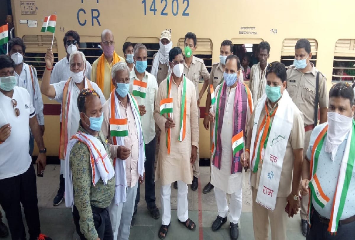 Hathras MP's absurd statement on social distancing