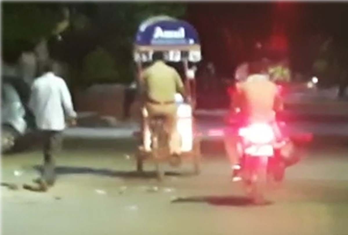 video of police constable runs ice cream cart goes viral in kanpur