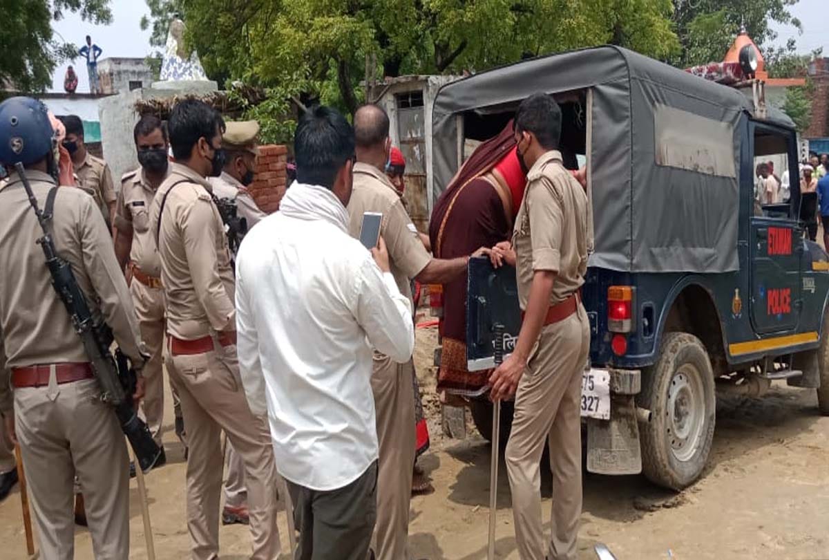 constable brutally murdered of uncle in etawah up, see photos