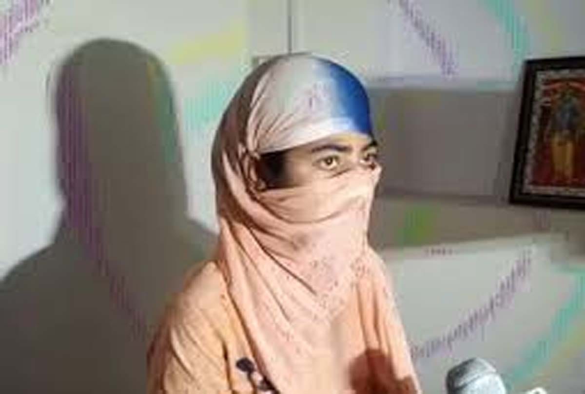 Nidhi gets job from Anika Shukla's TET certificate in farrukhabad