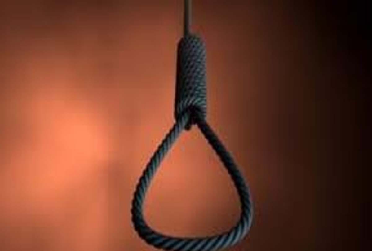 mason's body found hanging in hardoi